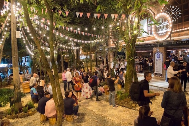Parque Lleras: El Corazón Vibrante de la Vida Nocturna