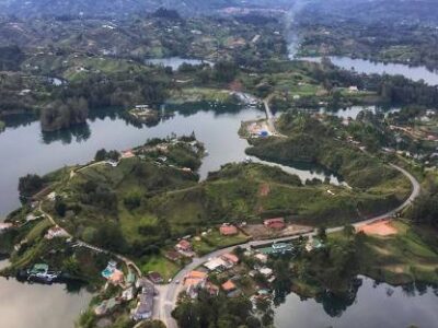 Embalse Peñol-Guatapé: Un Paraíso Natural en Antioquia