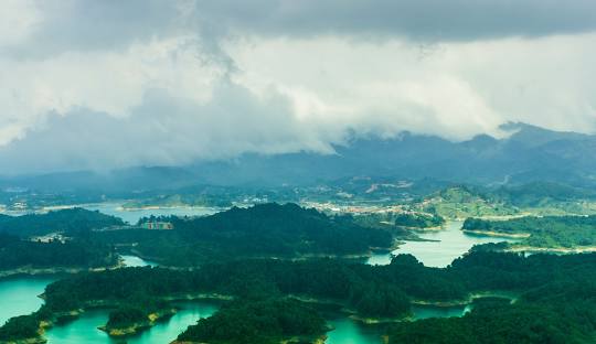 Embalse Peñol-Guatapé: Un Paraíso Natural en Antioquia