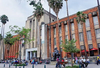 Museo de Antioquia: El Guardián del Arte y la Cultura